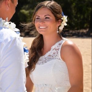 White wedding/bridesmaid dress